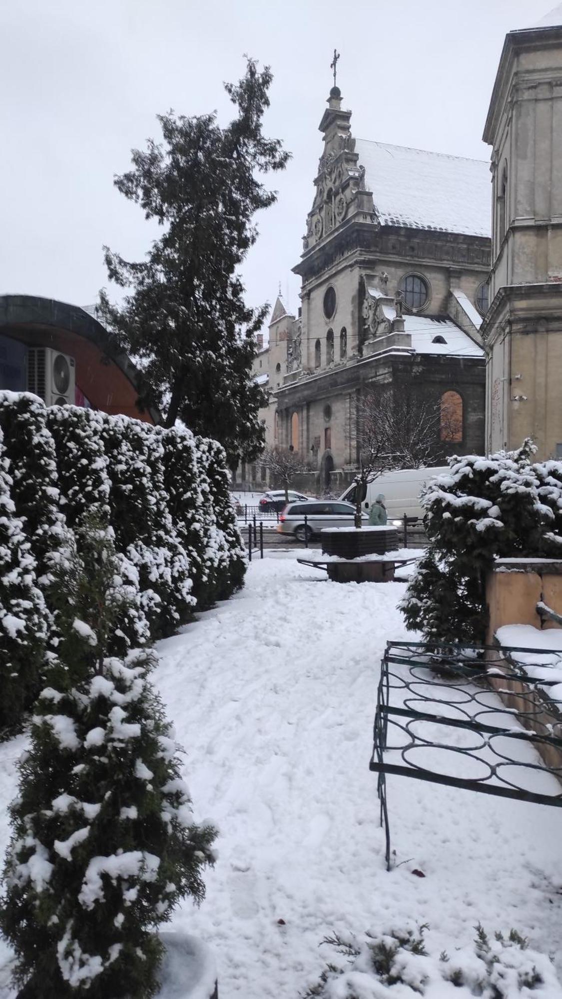 Двокімнатна Квартира В Центрі Міста Lviv Kültér fotó