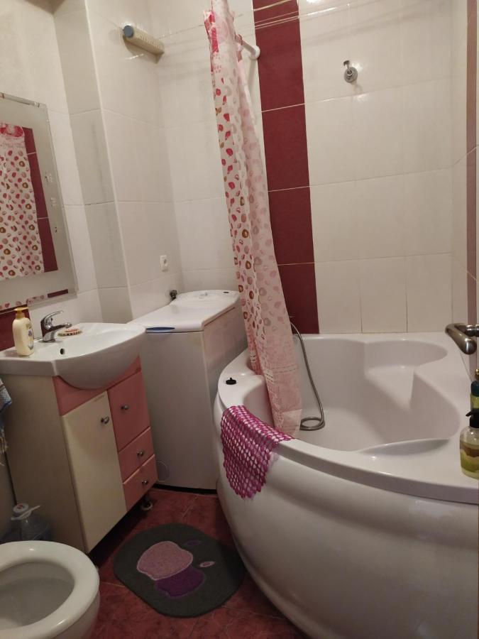 Двокімнатна Квартира В Центрі Міста Lviv Kültér fotó